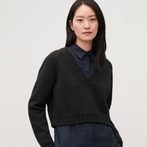 COS Wool & Alpaca V-neck Cropped Sweater Jumper